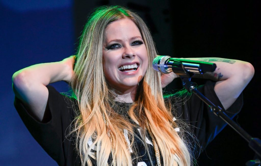 Avril Lavigne 多伦多地产犀牛团队