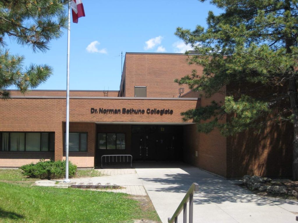 Steeles Dr Norman Bethune Collegiate Institute 地产犀牛团队